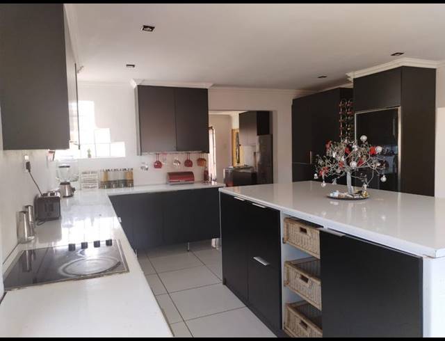 4 BEDROOM HOUSE FOR SALE IN MID ENNERDALE